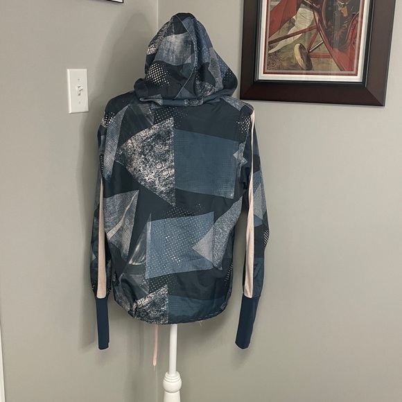 Zyia Blue Pink Geometric Windbreaker Jacket Medium Workout Gym Colorful - Picture 4 of 5